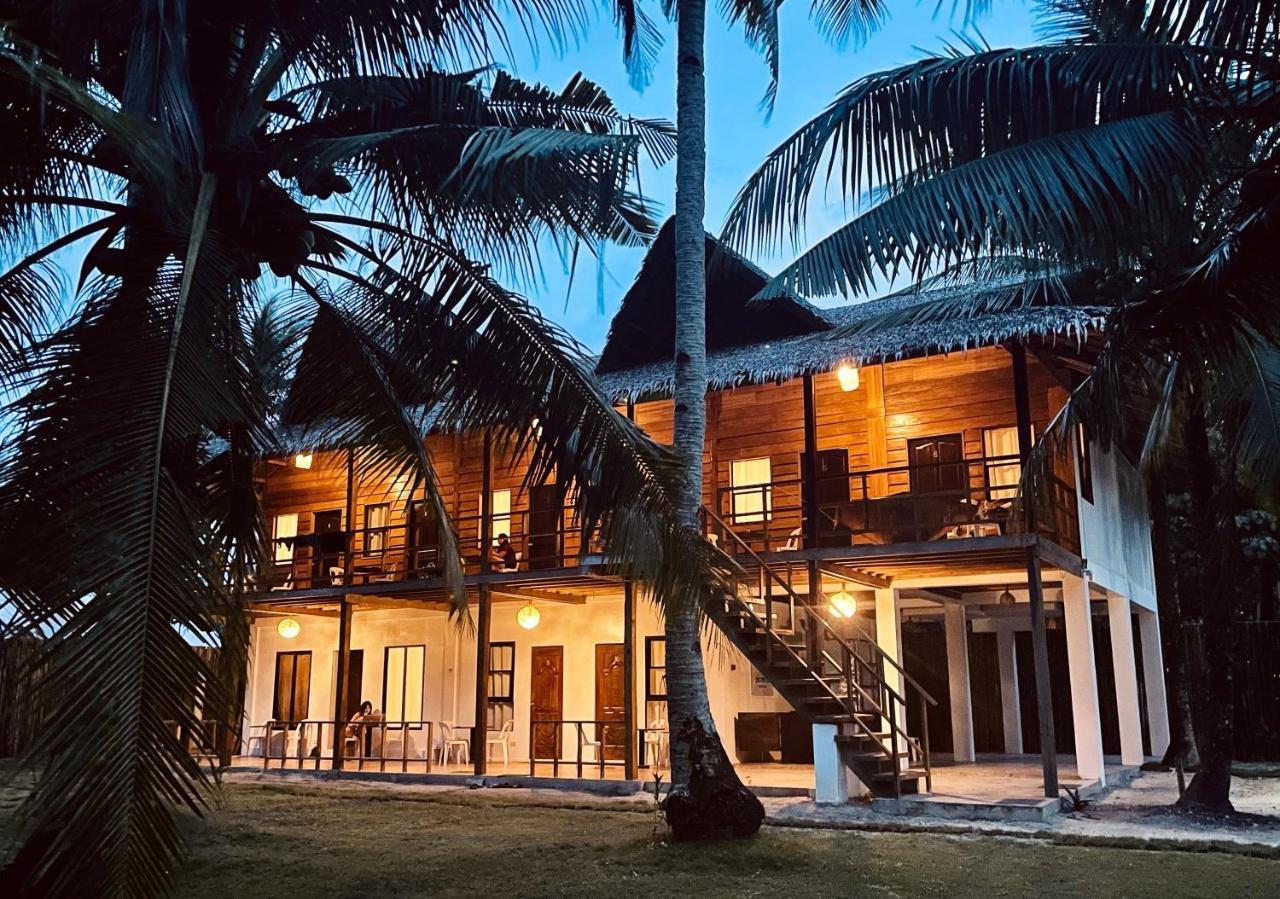 Siargao Sunflower Suites General Luna  Dış mekan fotoğraf