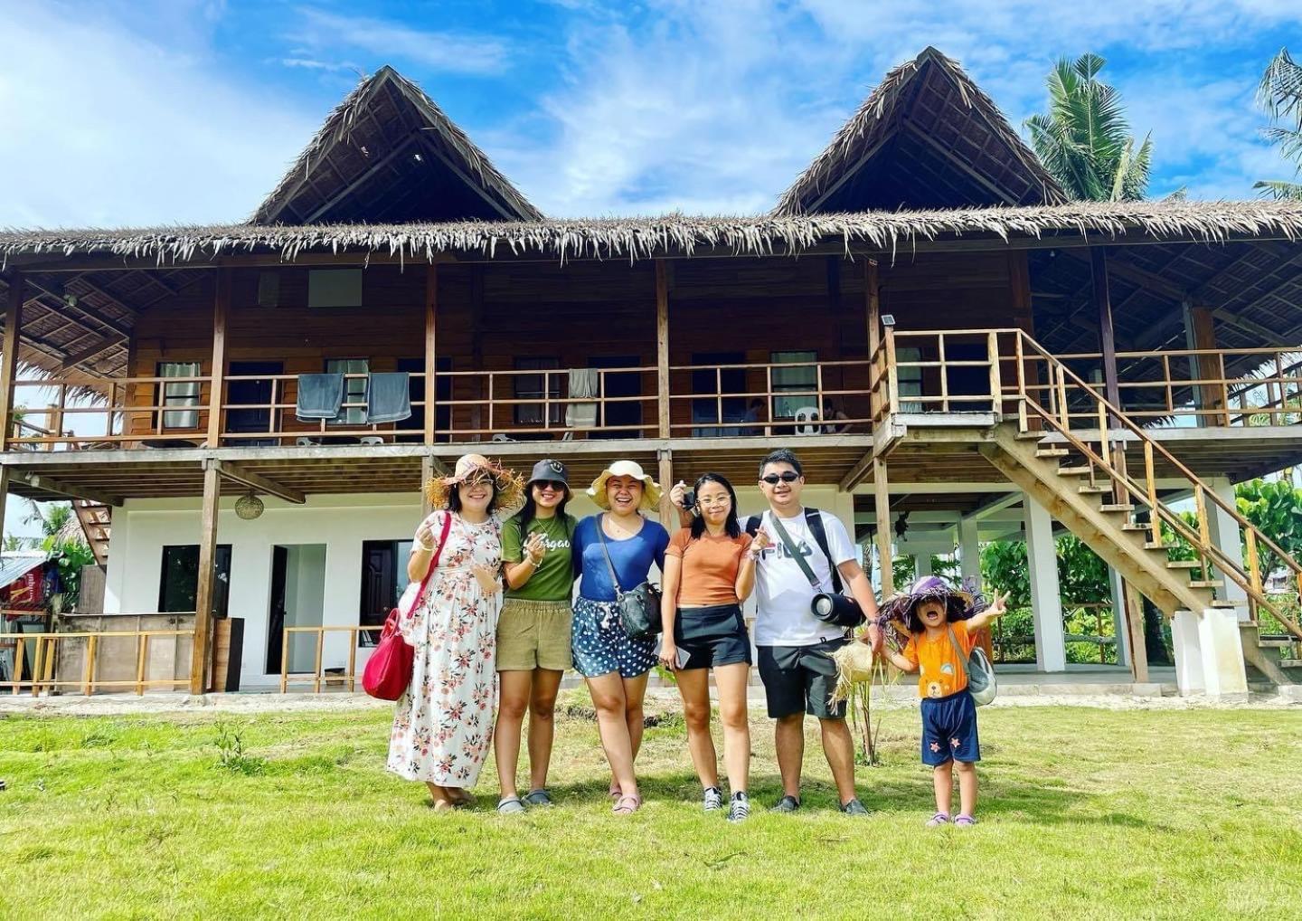 Siargao Sunflower Suites General Luna  Dış mekan fotoğraf