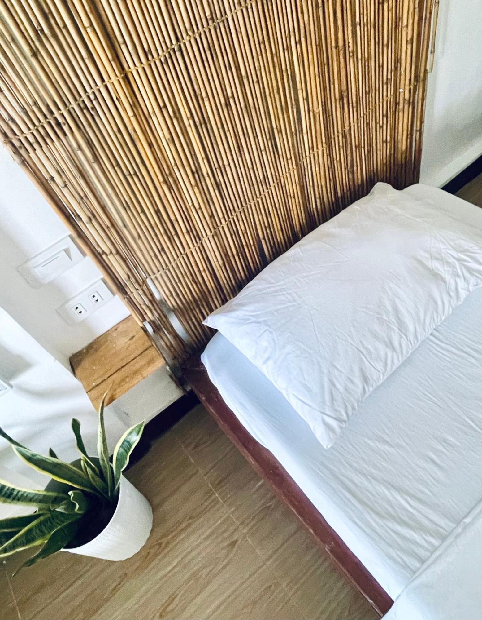 Siargao Sunflower Suites General Luna  Dış mekan fotoğraf