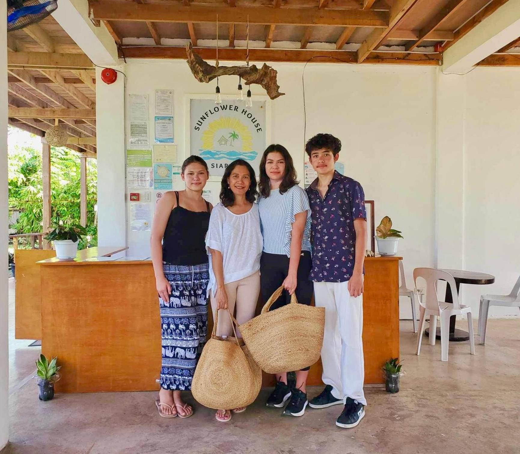 Siargao Sunflower Suites General Luna  Dış mekan fotoğraf