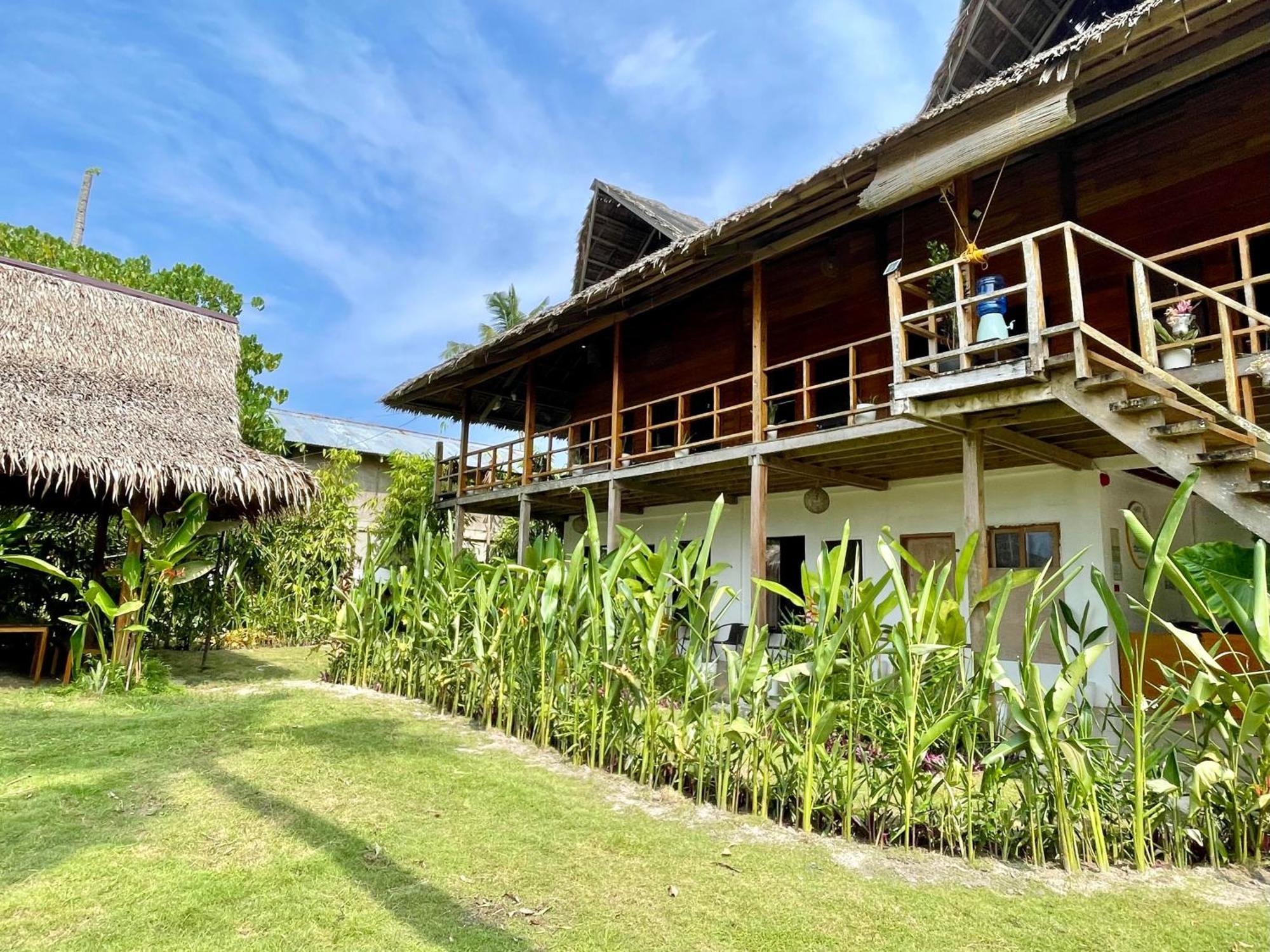Siargao Sunflower Suites General Luna  Dış mekan fotoğraf